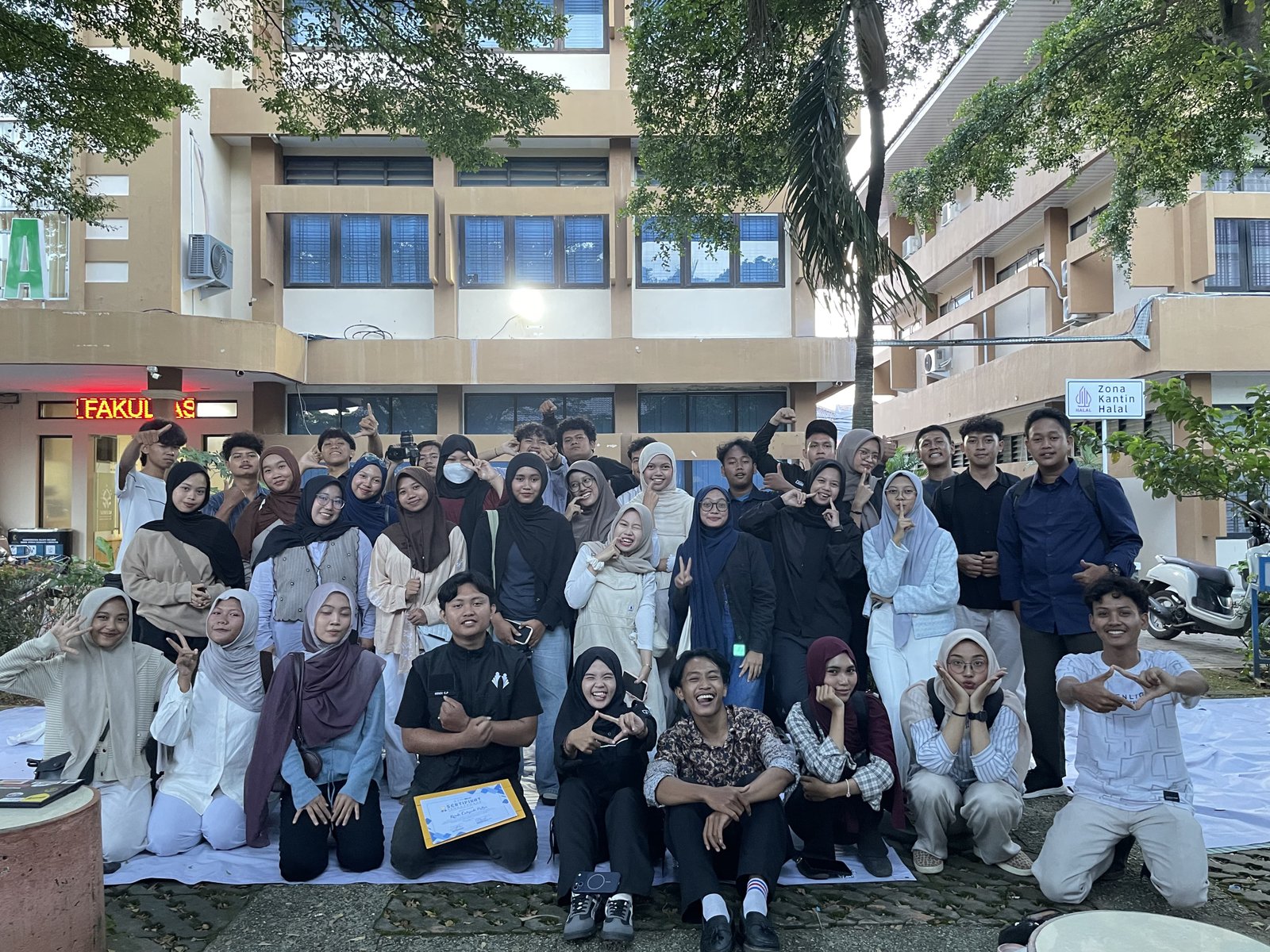 HMJ KPI : Minat dan Bakat Gelar Kajian Lensa Senja tentang Segitiga Exposure dan Komposisi (Bagian 1)